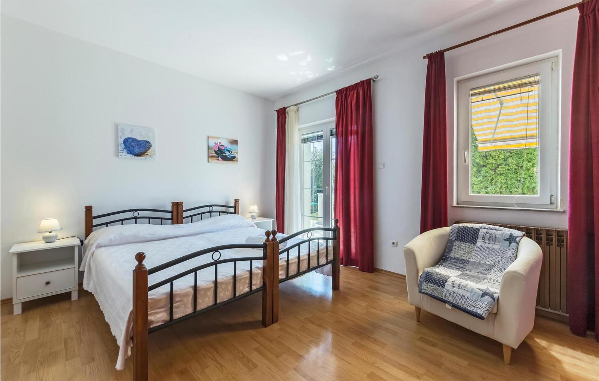 2 Bedroom Beautiful Apartment In Valtura Exterior photo